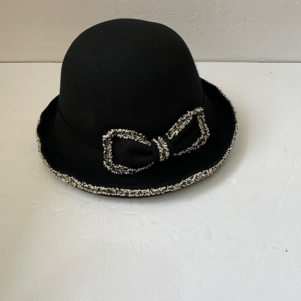 VINTAGE ADORA 100% WOOL BLACK FEDORA WITH BOW ACCENT‎